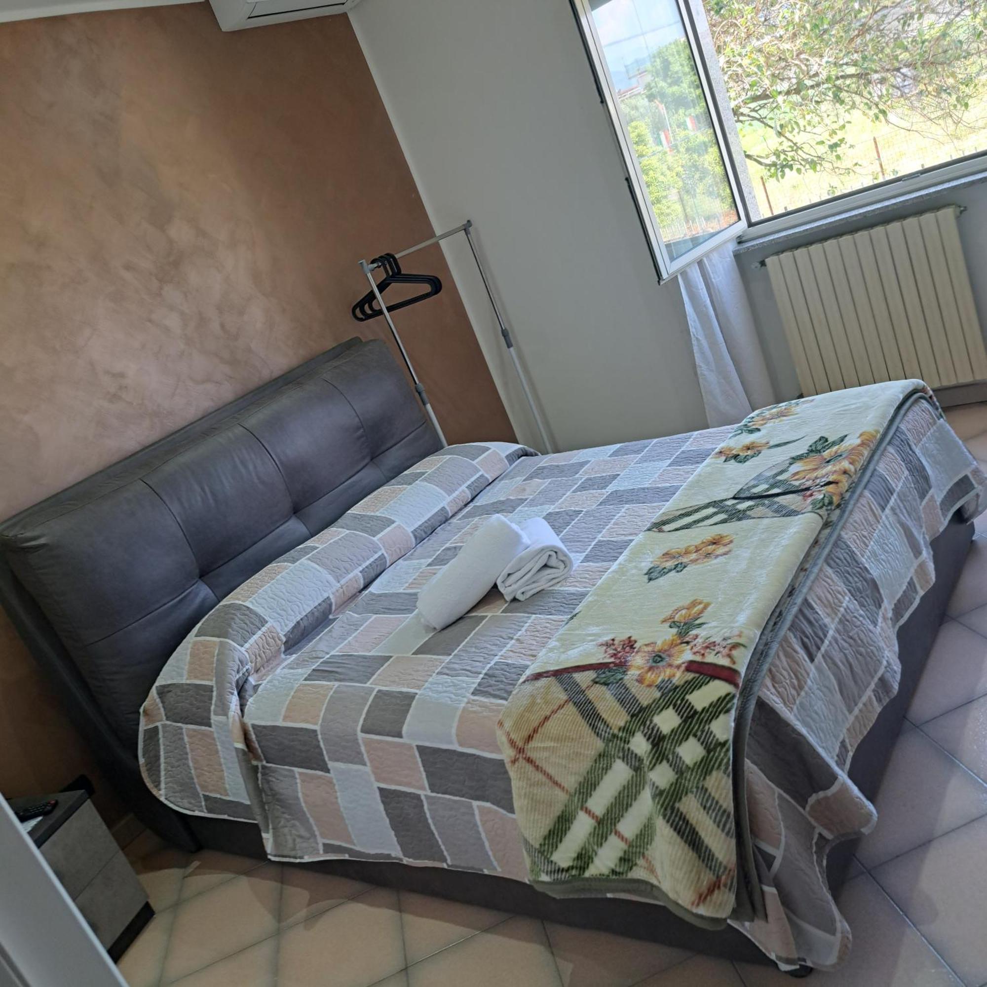 Area Domus Bed & Breakfast Помпей Екстериор снимка